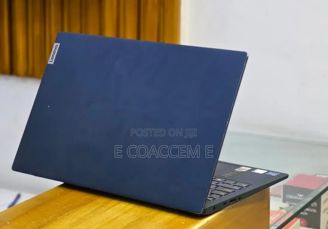 New Laptop Lenovo 12GB Intel Core i7 SSD 512GB