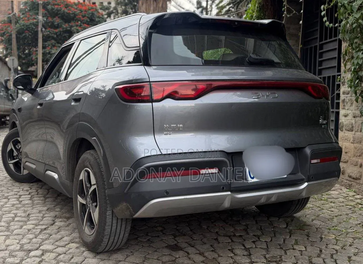 BYD Yuan Up 2025 Gray