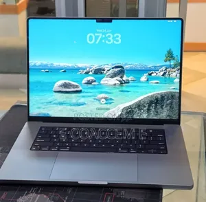 New Laptop Apple MacBook 32GB SSD 512GB