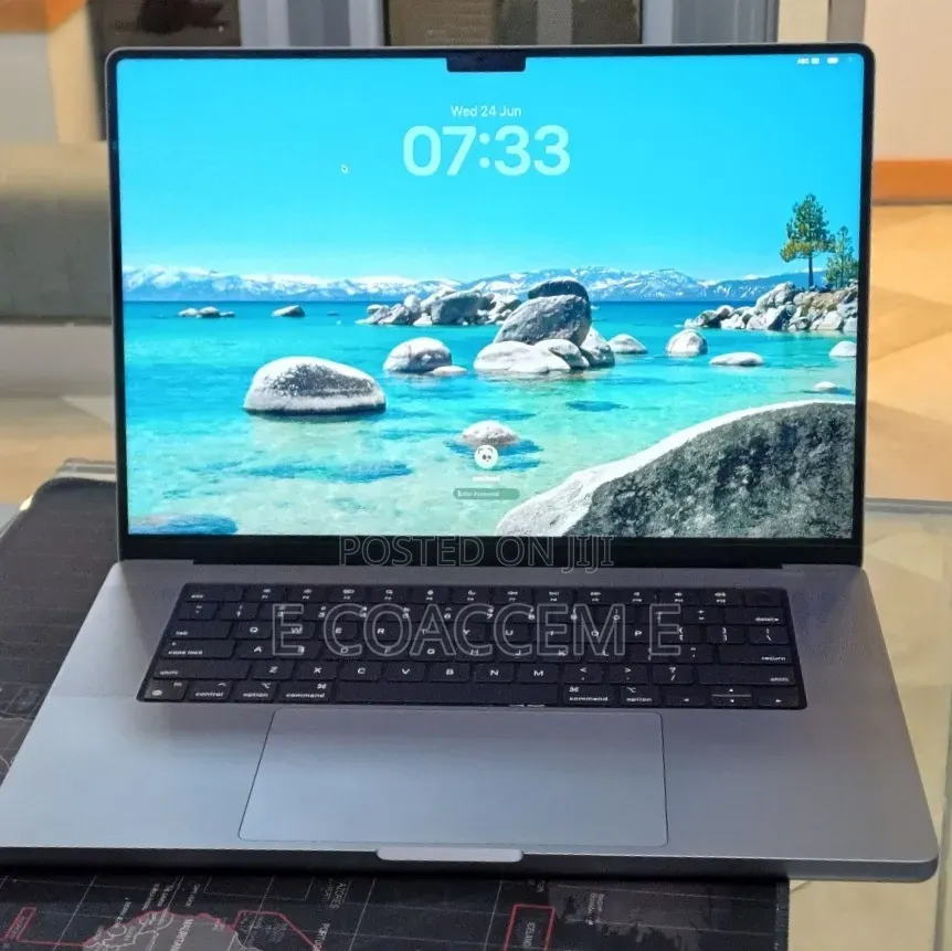 New Laptop Apple MacBook 32GB SSD 512GB