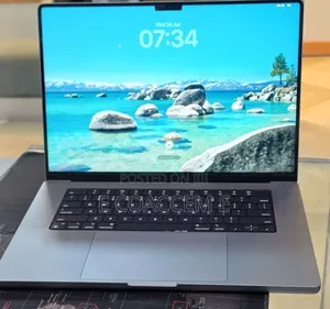 New Laptop Apple MacBook 32GB SSD 512GB