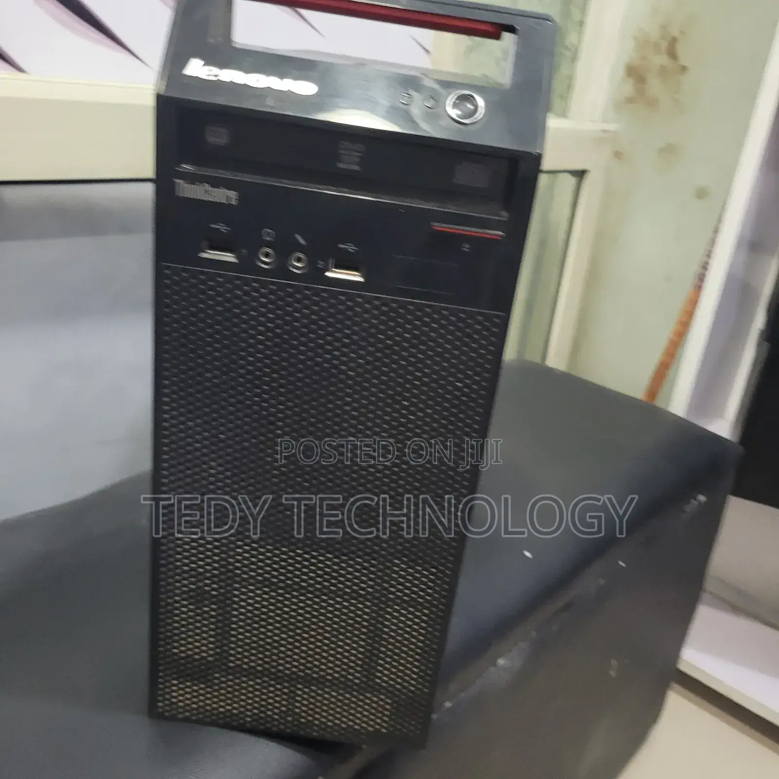 Desktop Computer Lenovo ideacentre 720 4GB Intel Core i3 HDD 4T