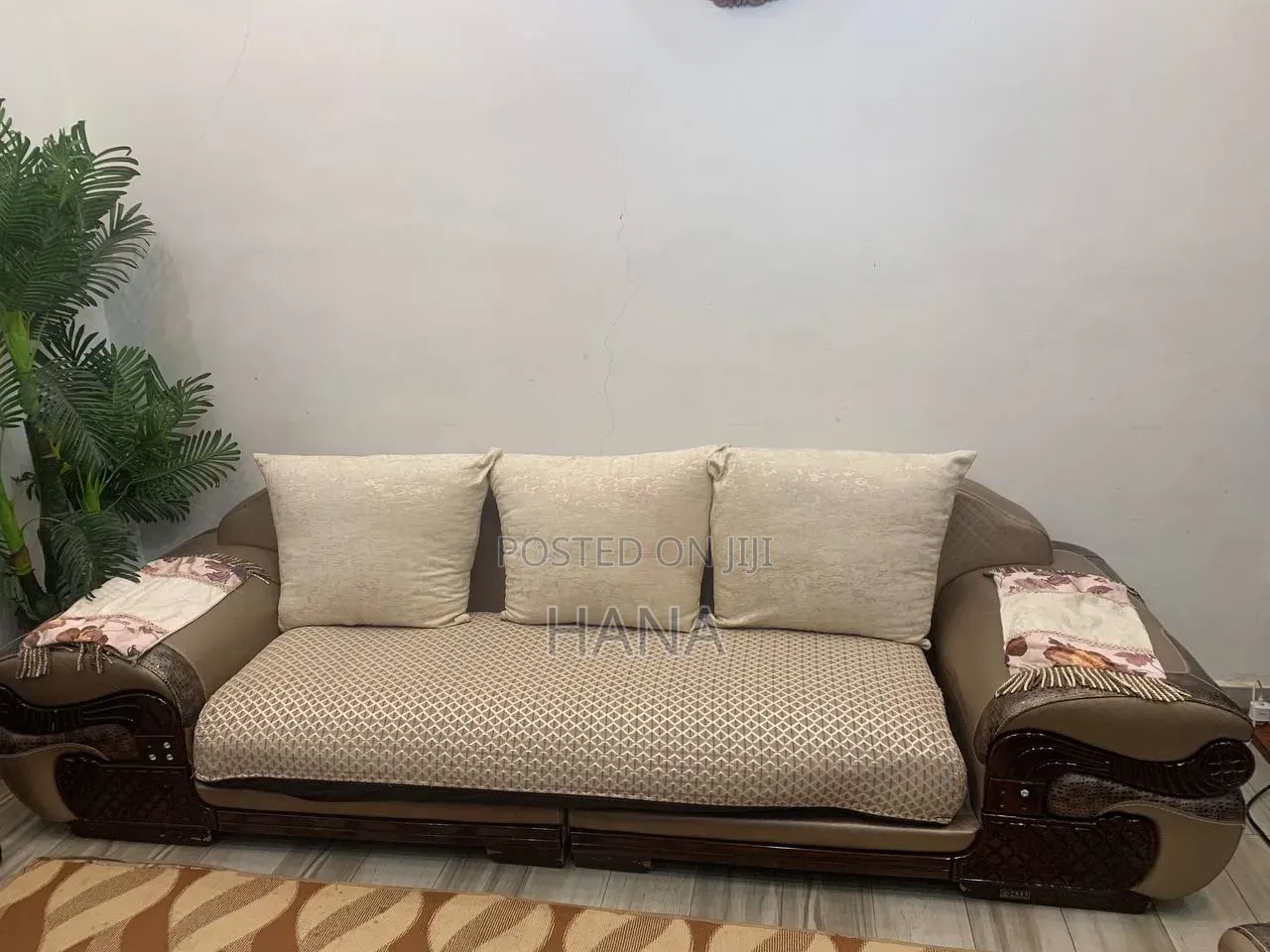 Sofas With Table for Sales