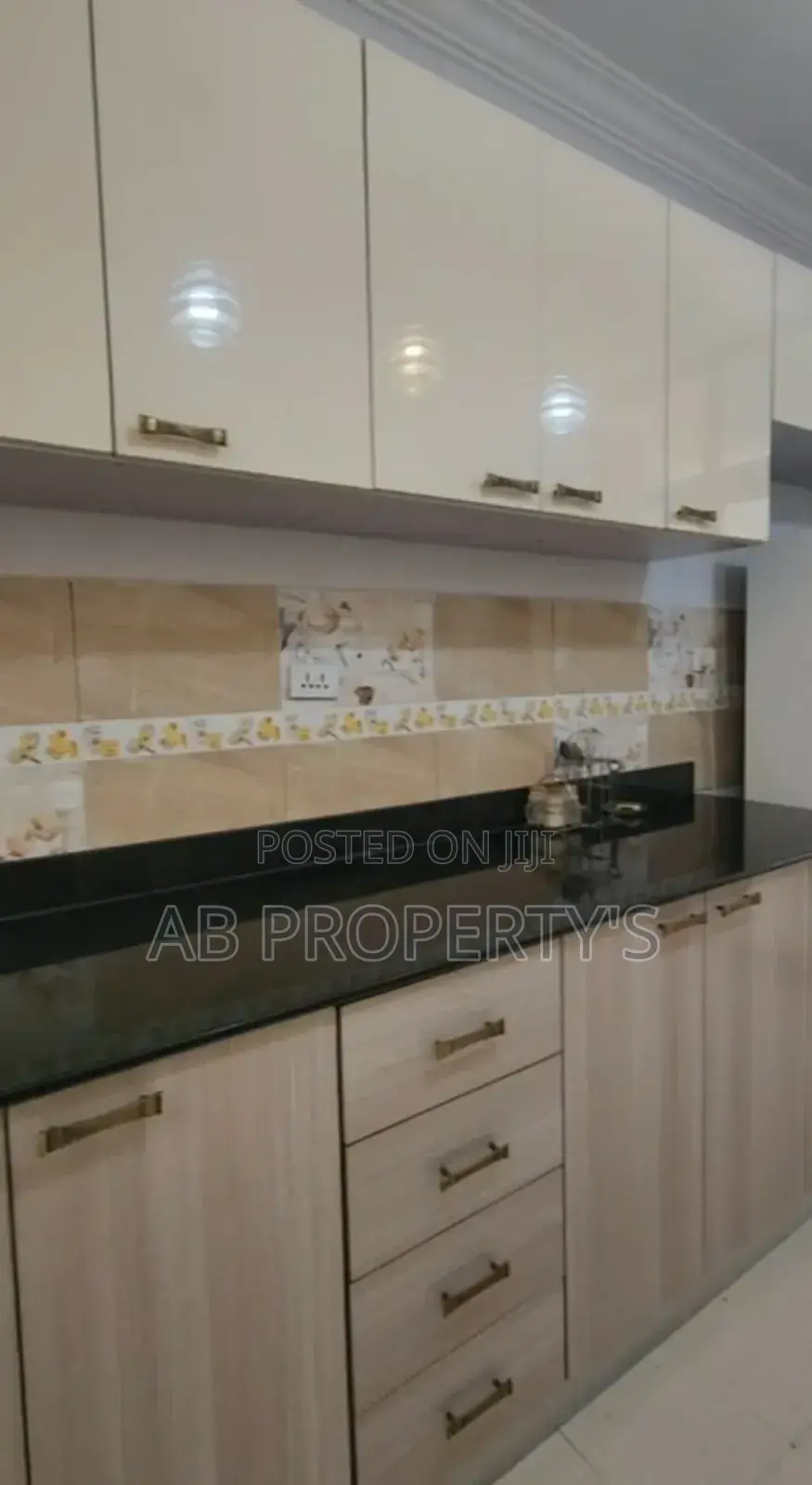 Furnished 3bdrm Apartment in ሰሚት ካንብሪጅ, Yeka for sale