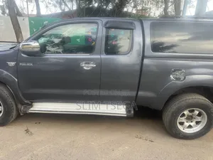 Rental Car_toyota Hilux Pickup