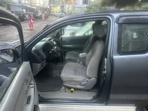Rental Car_toyota Hilux Pickup