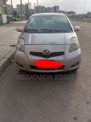 Toyota Yaris 2010 Pink