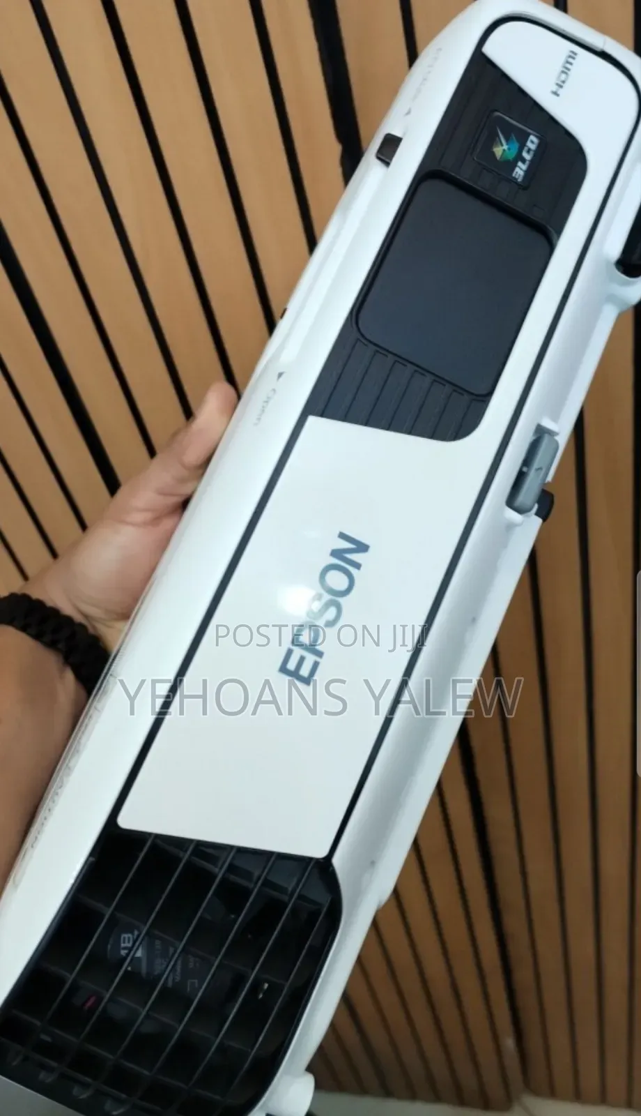 Epson Projector Model Name: Eb-S31 Has : Bag Remote Hardware