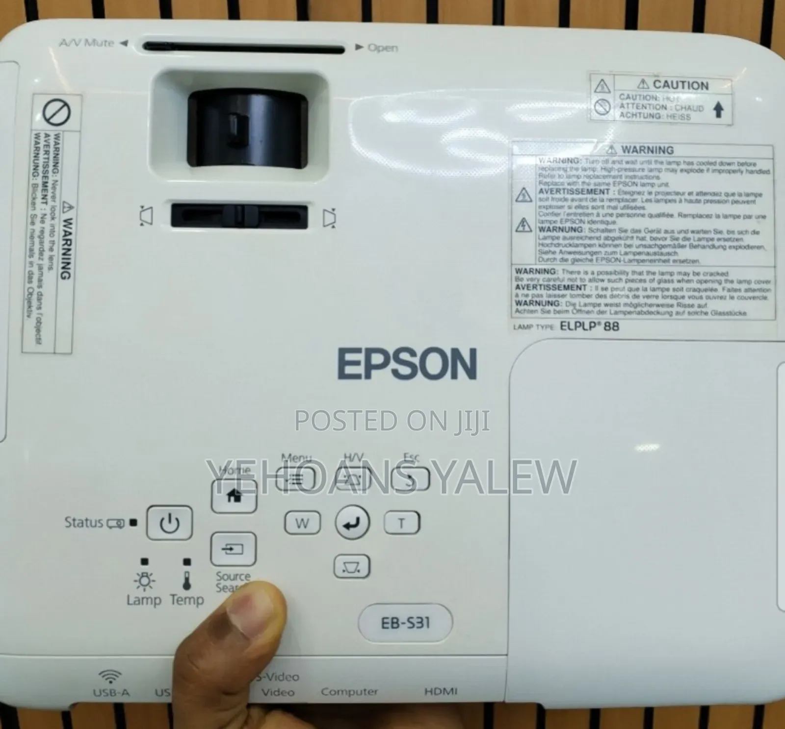 Epson Projector Model Name: Eb-S31 Has : Bag Remote Hardware