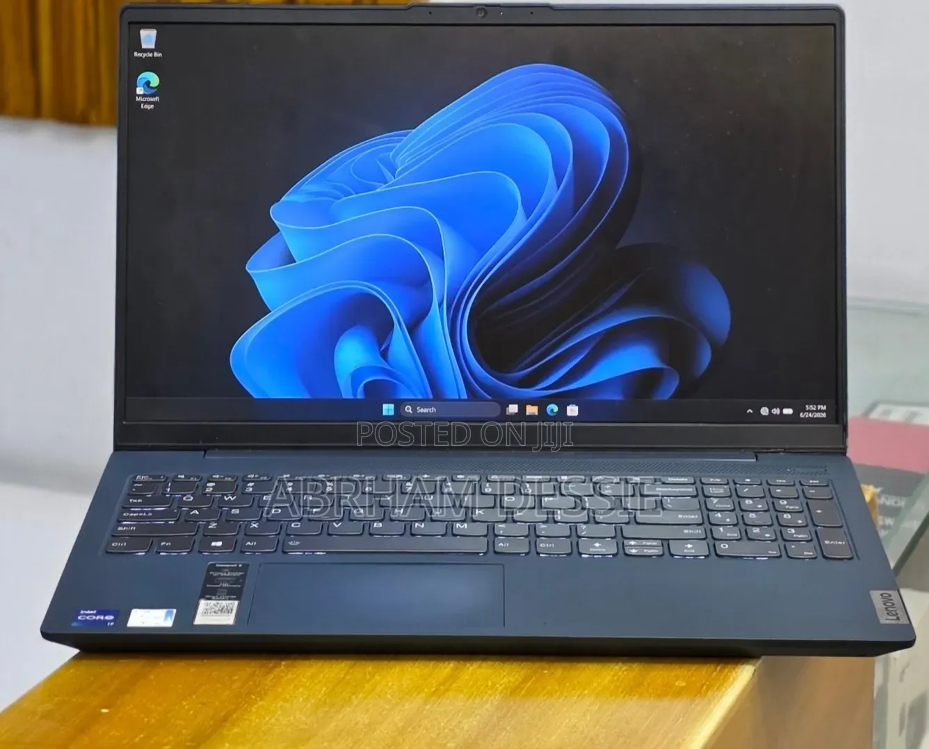 New Laptop Lenovo 12GB Intel Core i7 SSD 512GB