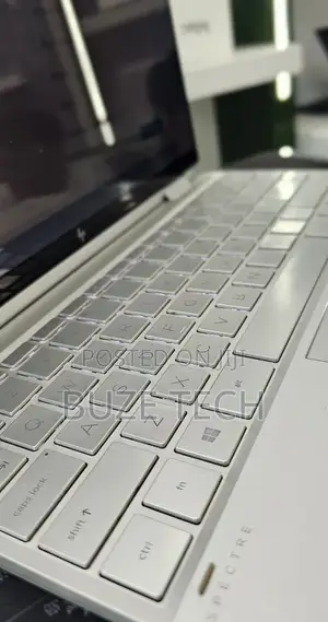 New Laptop HP Spectre X360 8GB Intel Core i7 SSD 512GB