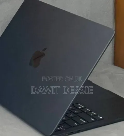 New Laptop Apple MacBook Air 2025 M4 16GB Apple M4 SSD 256GB