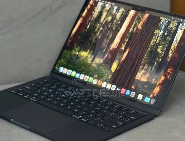 New Laptop Apple MacBook Air 2025 M4 16GB Apple M4 SSD 256GB