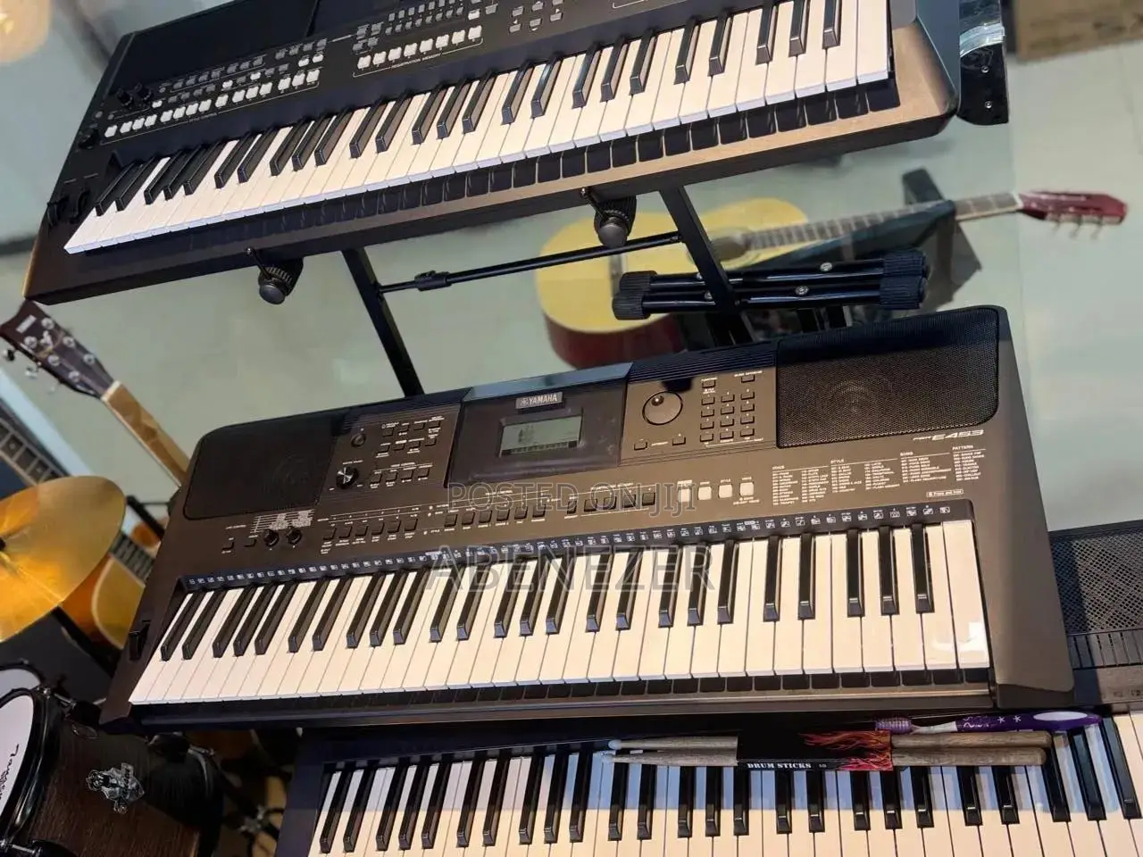 Yamaha PSR E453 Keyboard Piano
