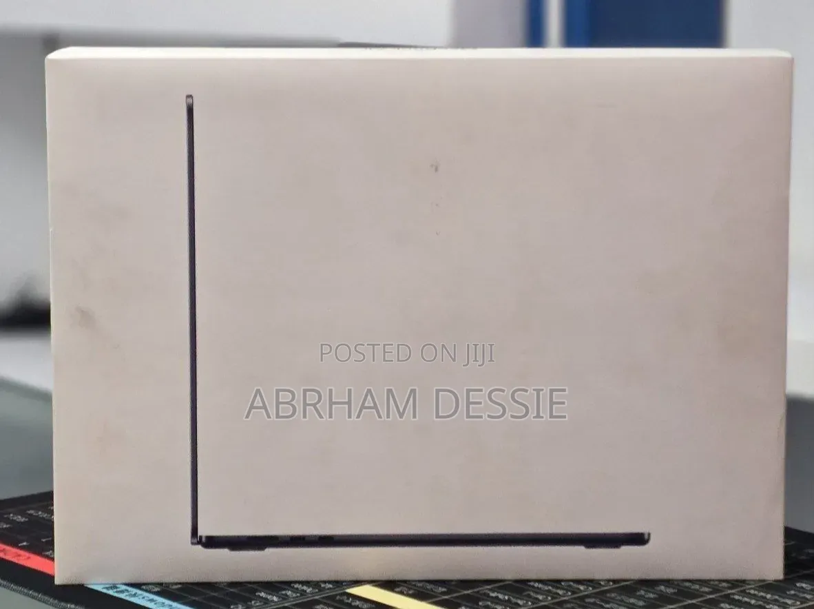 New Laptop Apple MacBook Air 2025 M4 16GB Apple M4 SSD 256GB