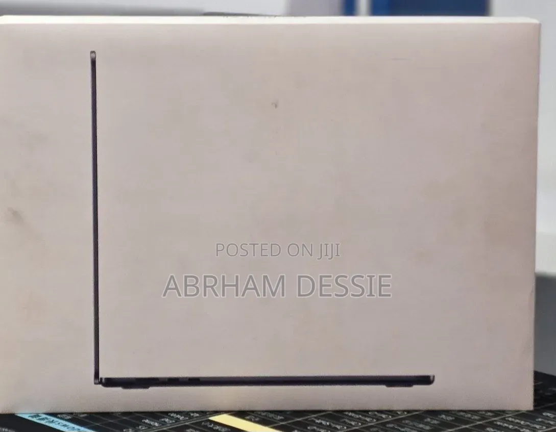 New Laptop Apple MacBook Air 2025 M4 16GB Apple M4 SSD 256GB