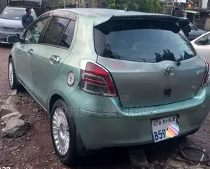 Toyota Yaris 2010 Green