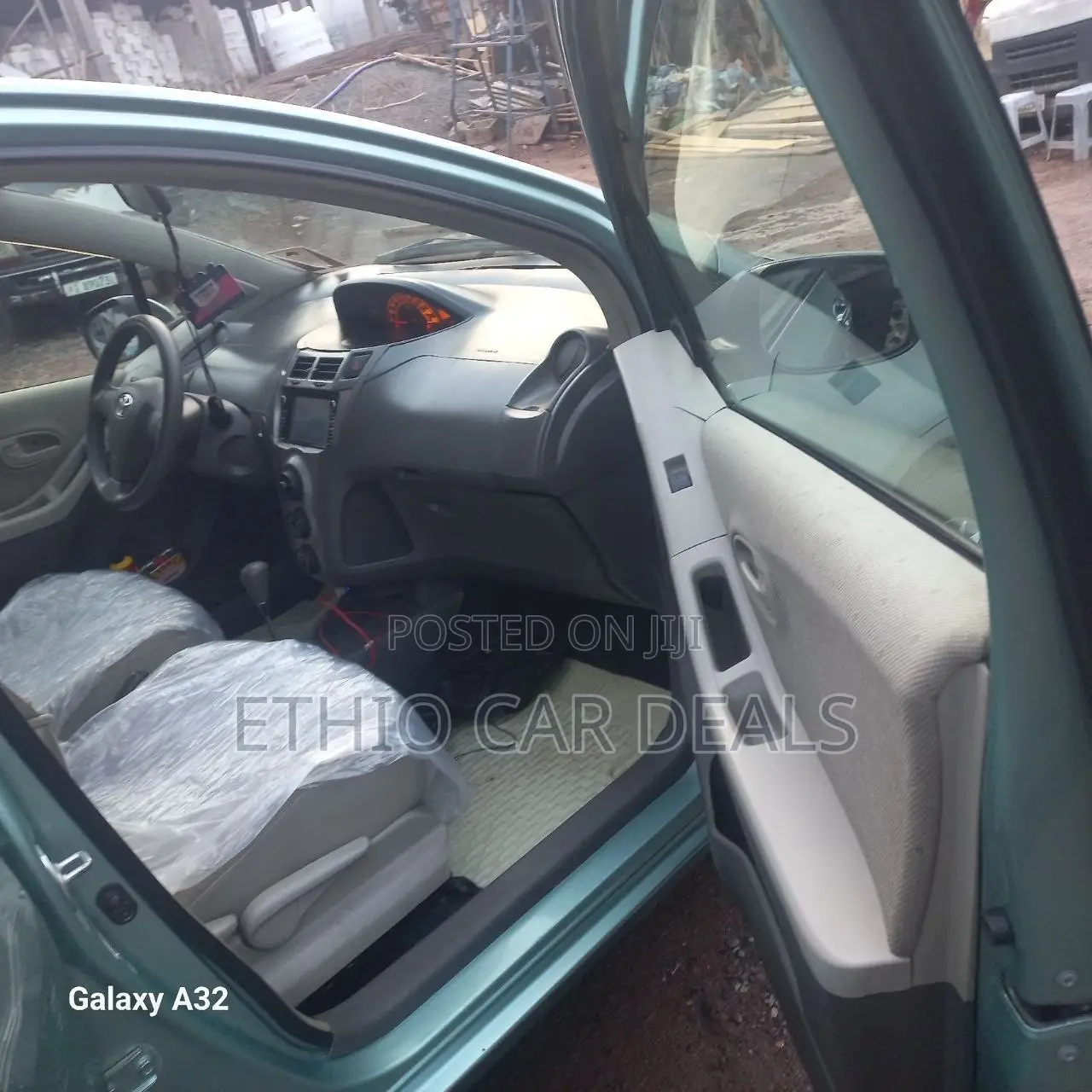 Toyota Yaris 2010 Green