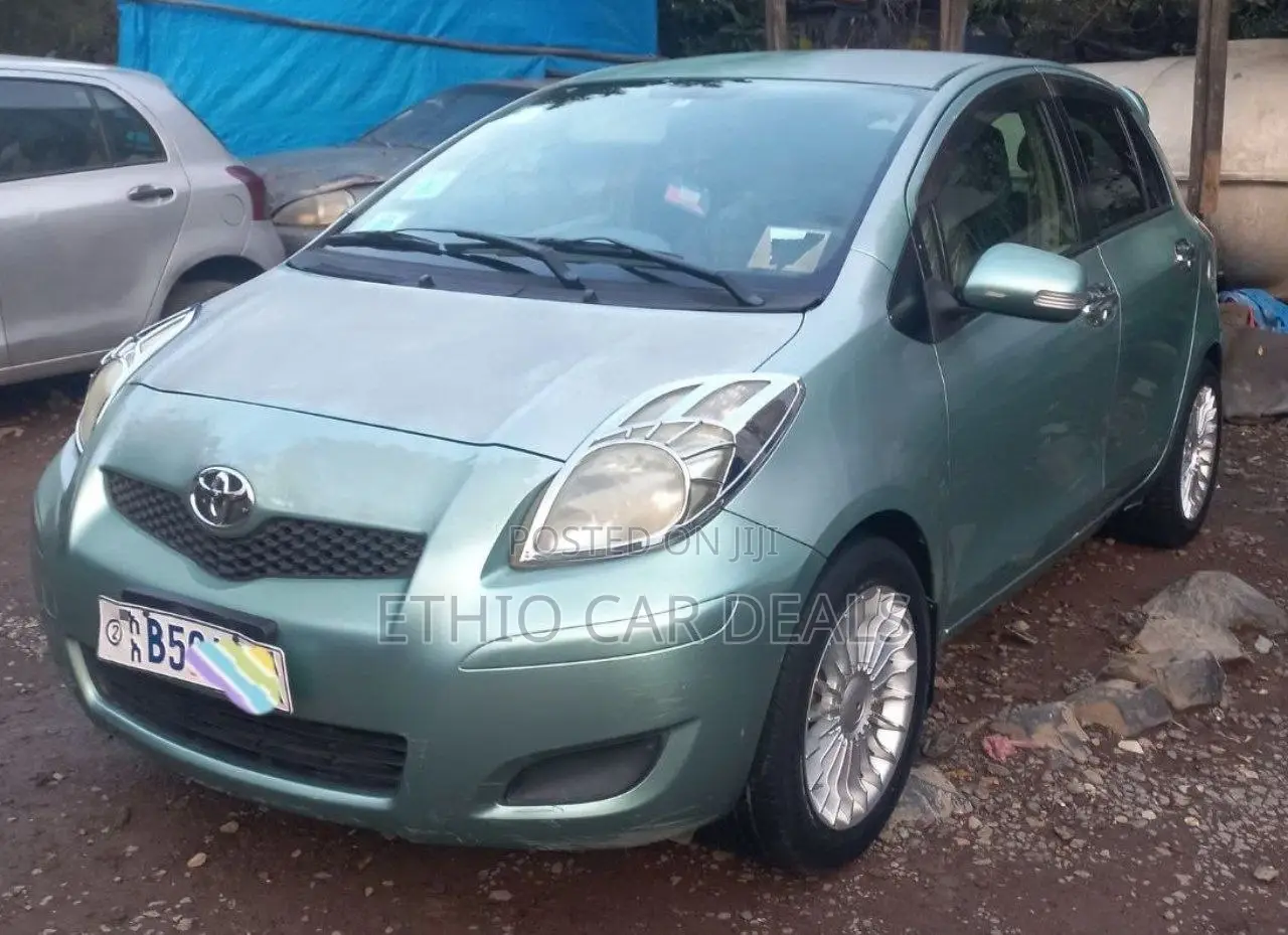 Toyota Yaris 2010 Green
