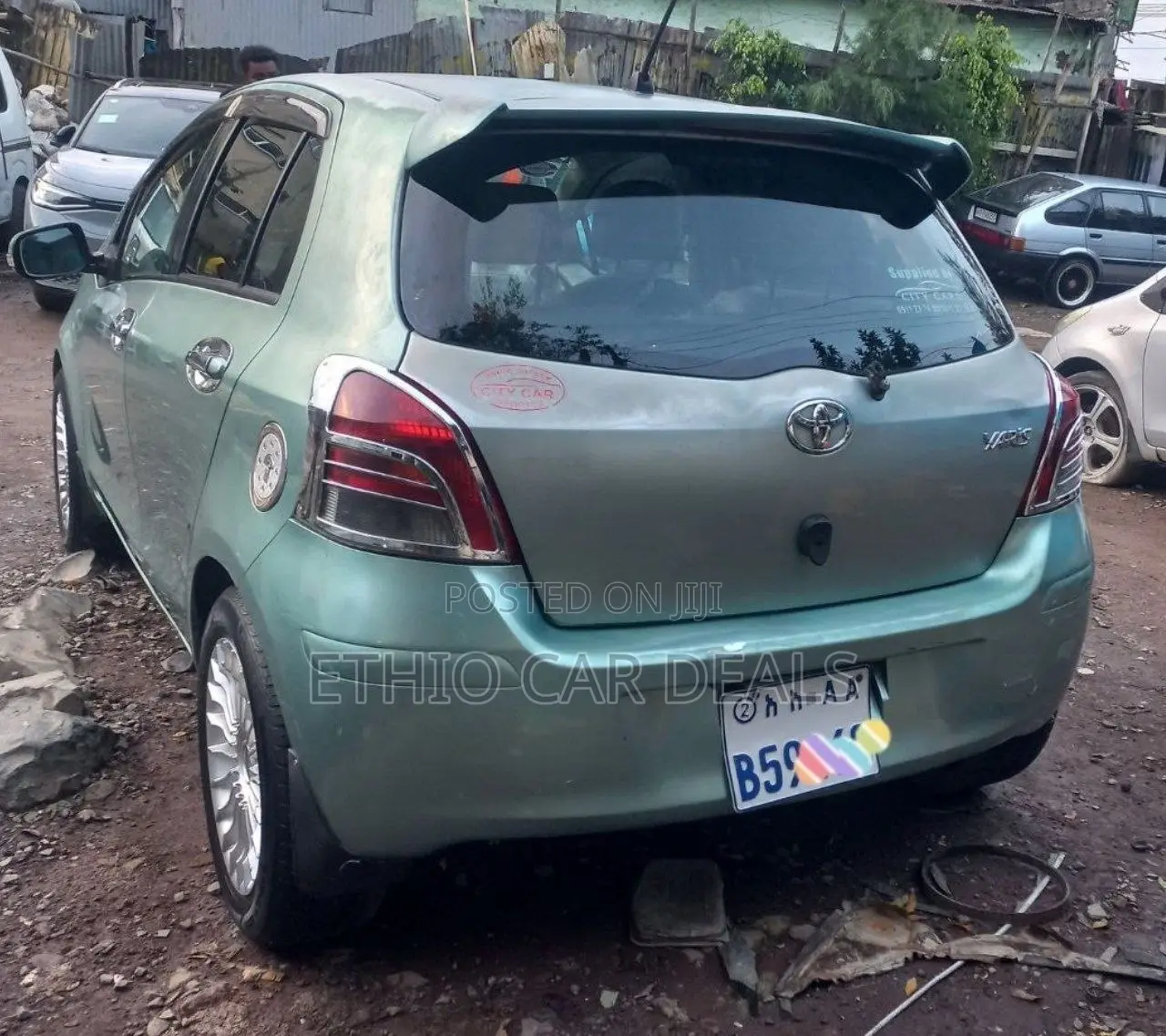 Toyota Yaris 2010 Green