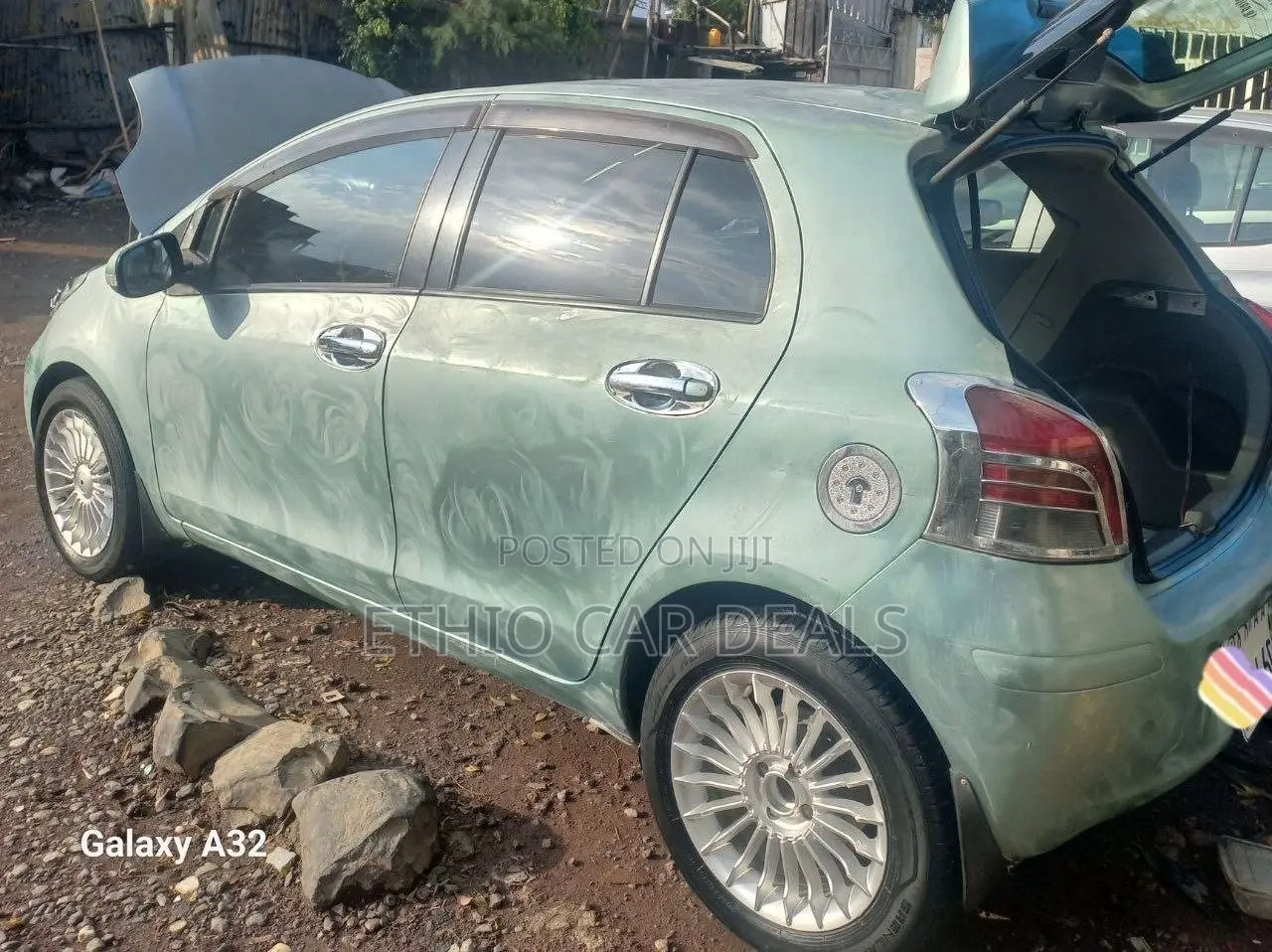 Toyota Yaris 2010 Green