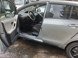 Toyota Yaris 2009 Green