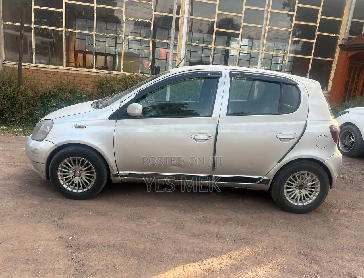 Toyota Vitz 2001 Silver