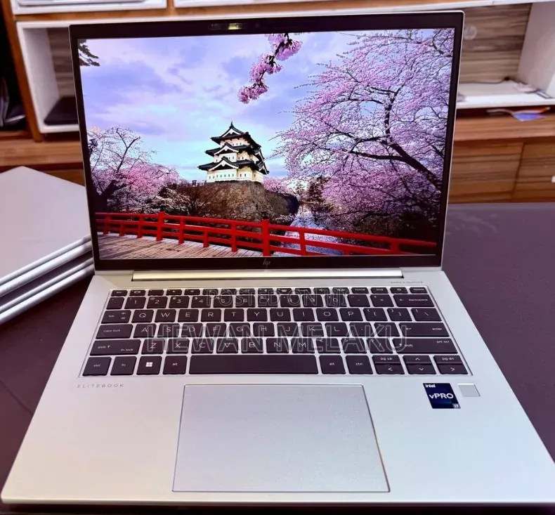 New Laptop HP EliteBook 840 G10 16GB Intel Core i7 SSD 512GB