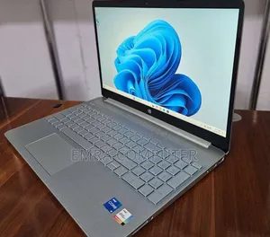 New Laptop HP 8GB Intel Core i5 SSD 256GB