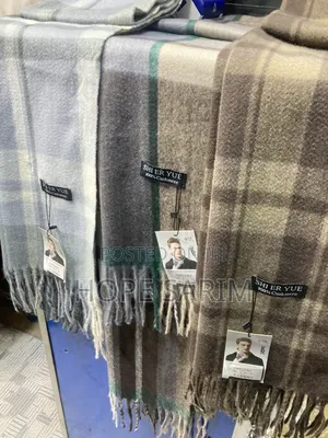 Shi Er Yue 100% Cashmere Scarves: