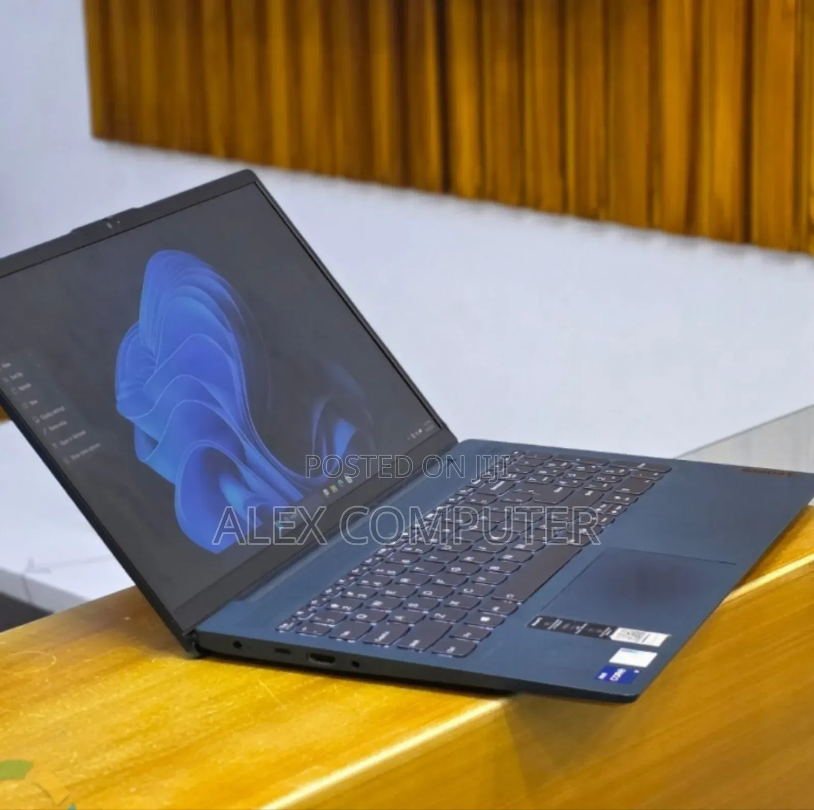 New Laptop Lenovo 12GB Intel Core i7 SSD 512GB