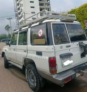 Toyota Land Cruiser 2010
