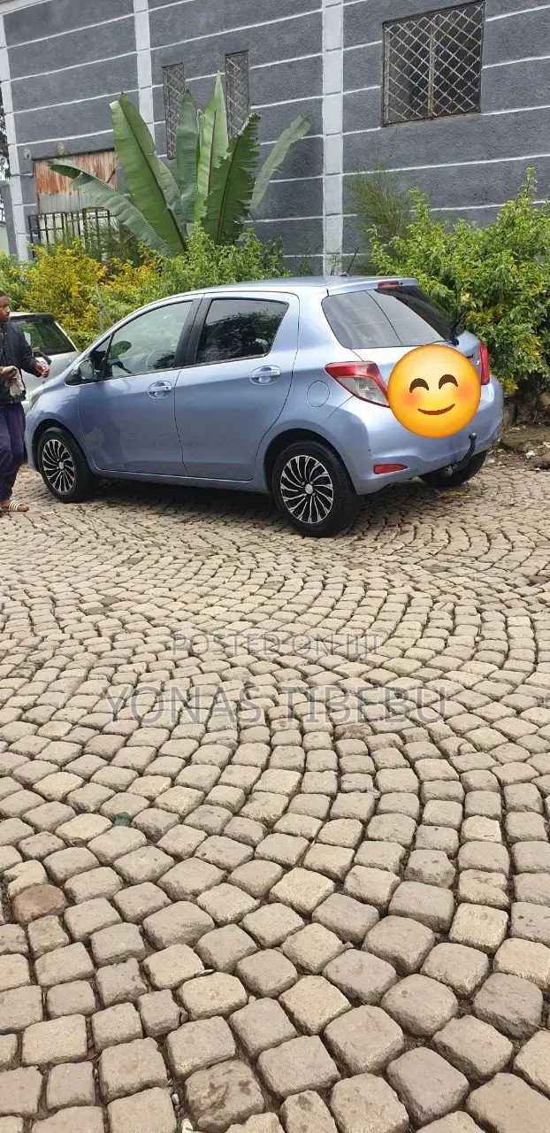 Toyota Yaris 2012 Blue