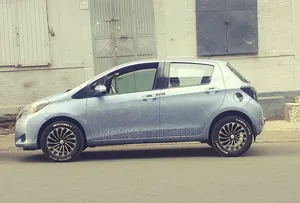 Toyota Yaris 2012 Blue