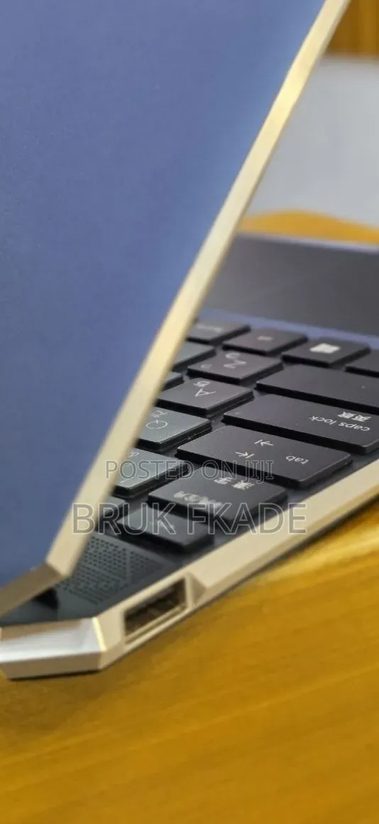 New Laptop HP Spectre 14 16GB Intel Core i7 SSD 1T