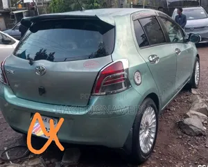 Toyota Yaris 2010 Silver
