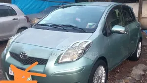 Toyota Yaris 2010 Silver