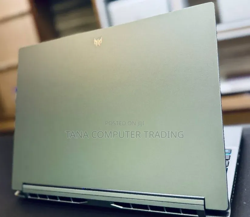 New Laptop Acer Predator Helios Neo 16 16GB Intel Core i7 SSD 512GB