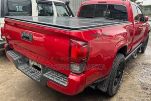 Toyota Tacoma 2018 Red