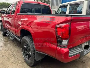 Toyota Tacoma 2018 Red