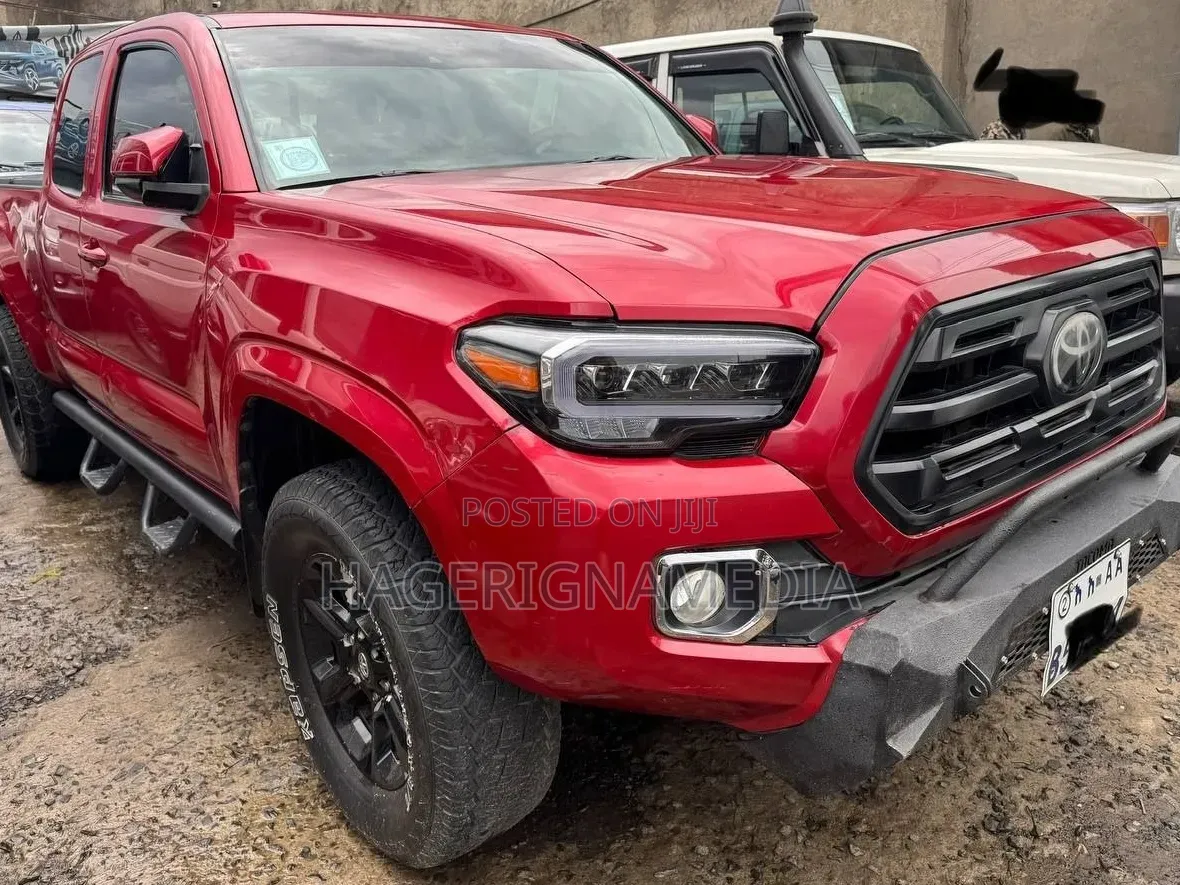 Toyota Tacoma 2018 Red