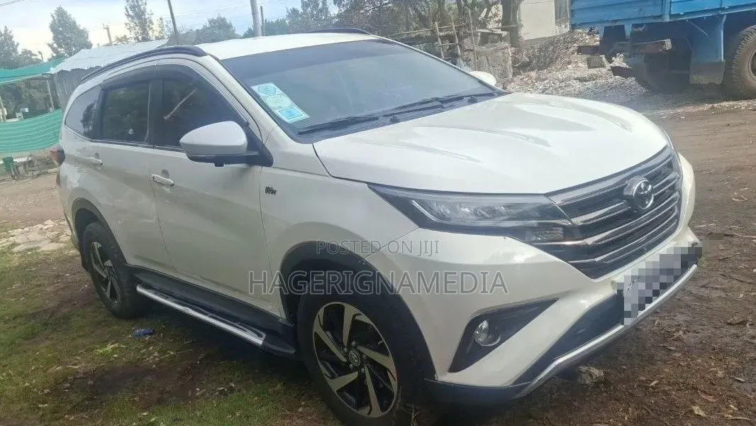 Toyota Rush 2022 White