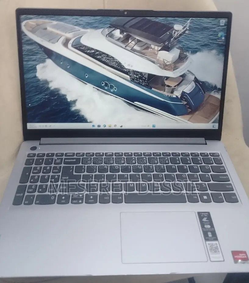 New Laptop Lenovo 8GB Intel Core i7 SSD 512GB