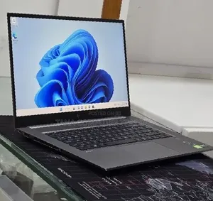 New Laptop HP ZBook Studio G8 32GB Intel Core i7 SSD 512GB