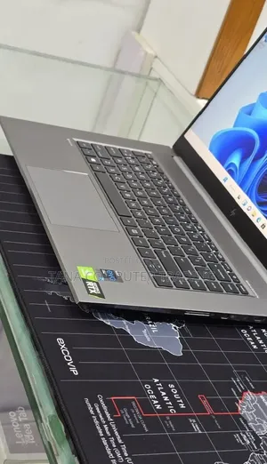 New Laptop HP ZBook Studio G8 32GB Intel Core i7 SSD 512GB