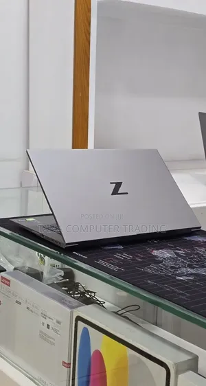 New Laptop HP ZBook Studio G8 32GB Intel Core i7 SSD 512GB