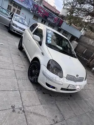 Toyota Vitz 1.0 FWD 3dr 2004 Ivory
