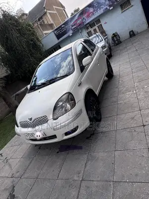 Toyota Vitz 1.0 FWD 3dr 2004 Ivory