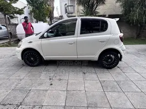Toyota Vitz 1.0 FWD 3dr 2004 Ivory