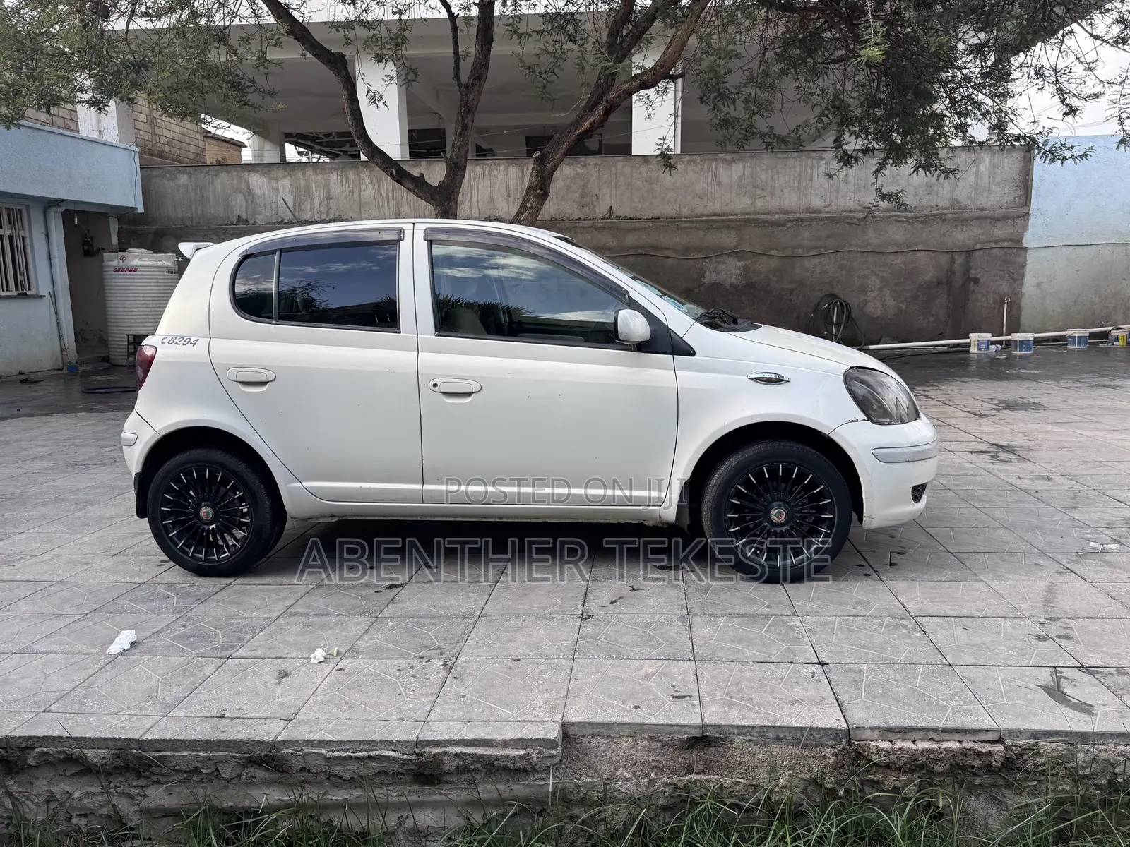 Toyota Vitz 1.0 FWD 3dr 2004 Ivory
